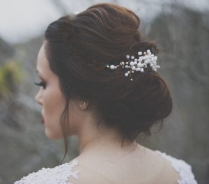 arranjo-de-cabelo-perolas-noiva